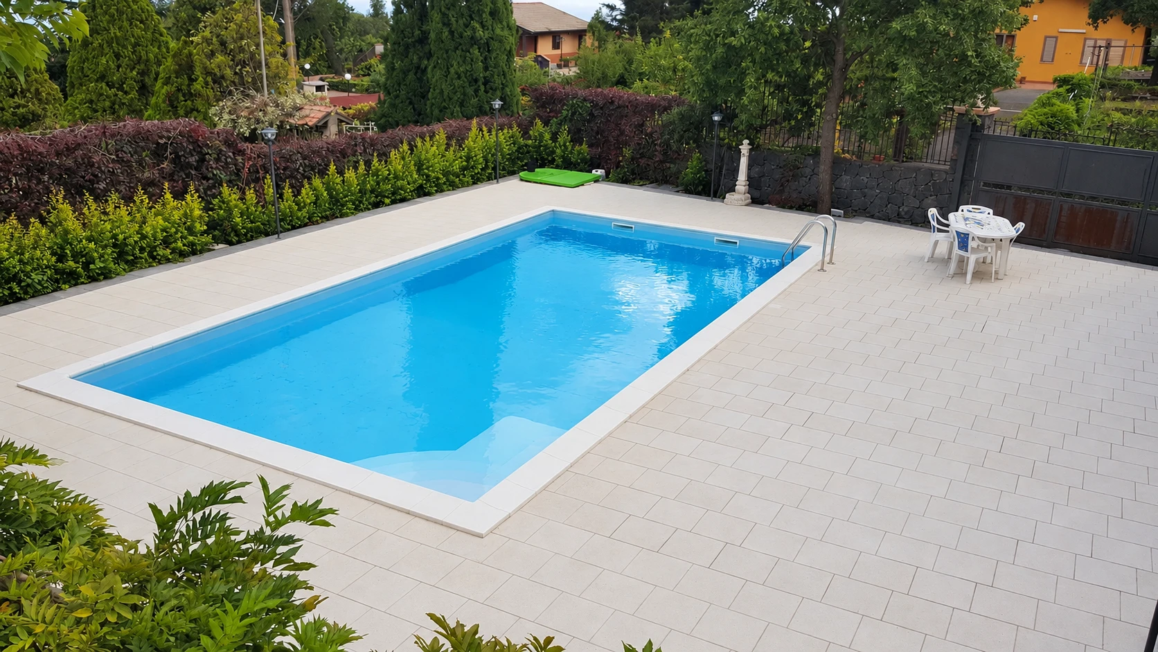 Trecastagni (CT) Piscina
